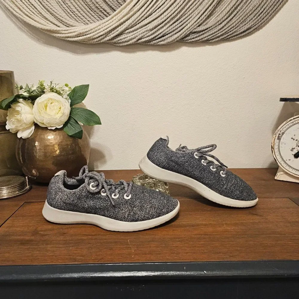 Allbirds Wool Runners in Heathered Grey Sz 9